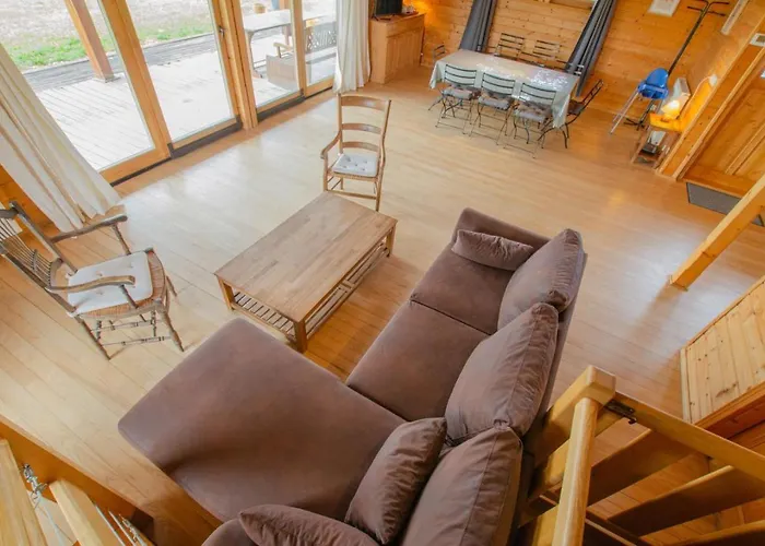 Le Chalet Dans La Prairie